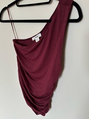 refuge One-Shoulder Draped Tank Top - Wine